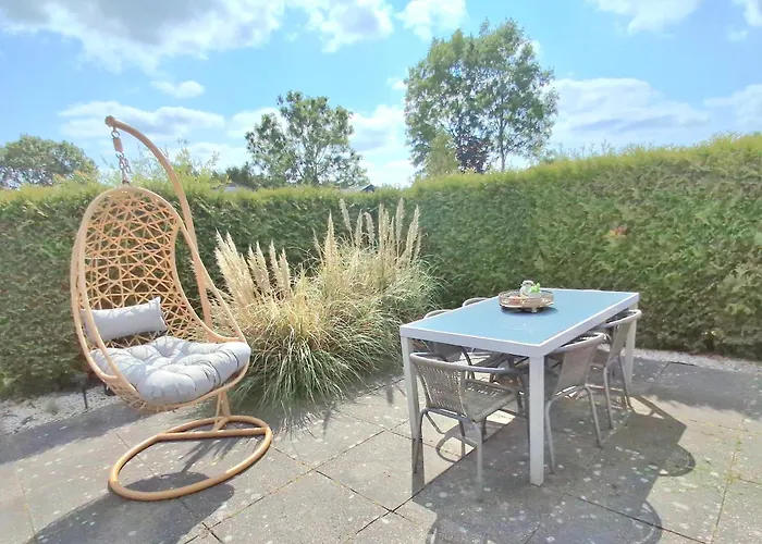 Huisje Finn, Met Grote Tuin En Veel Privacy